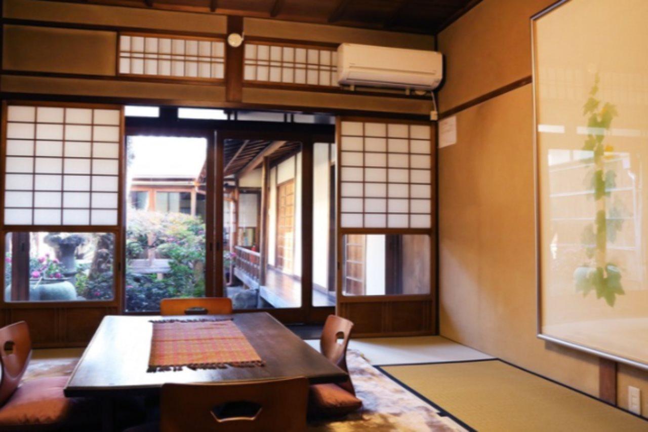 Show-an Apartment